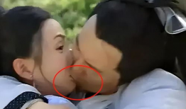 吻胸摸下面视频,吻胸摸下面事件的惊人内幕